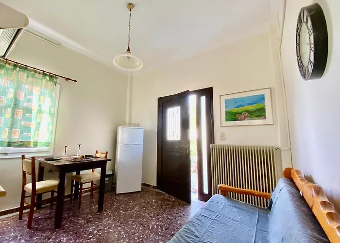 Montsenigos Garden Apartment